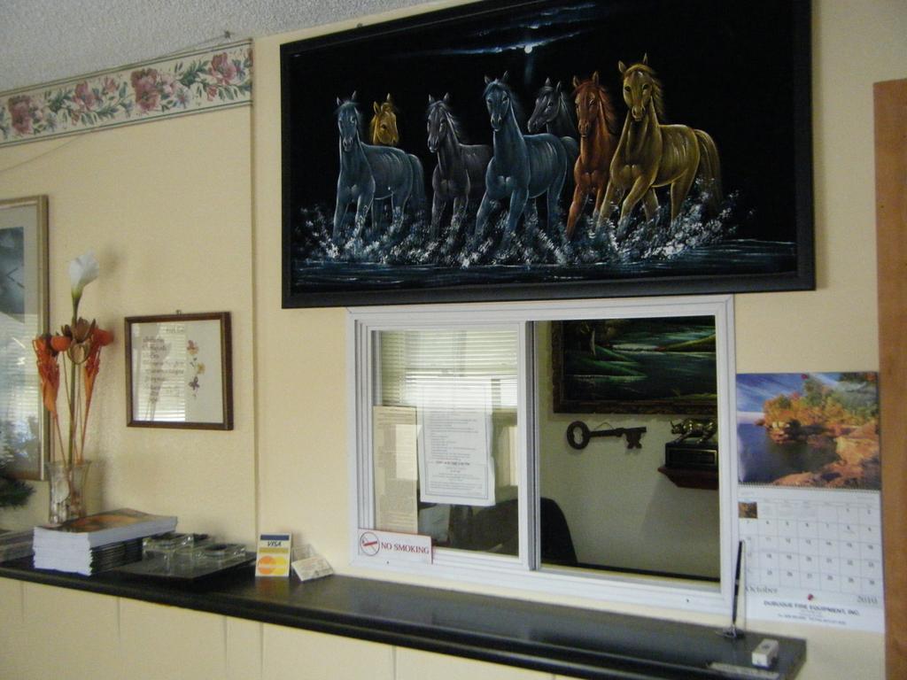 Glenview Motel Dubuque Εξωτερικό φωτογραφία